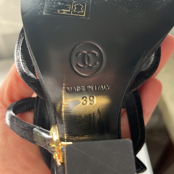 CHANEL 17A CC Logo Black Velvet Strappy Slingback Open-Toe Sandals - IT 39 - Picture 6 of 7